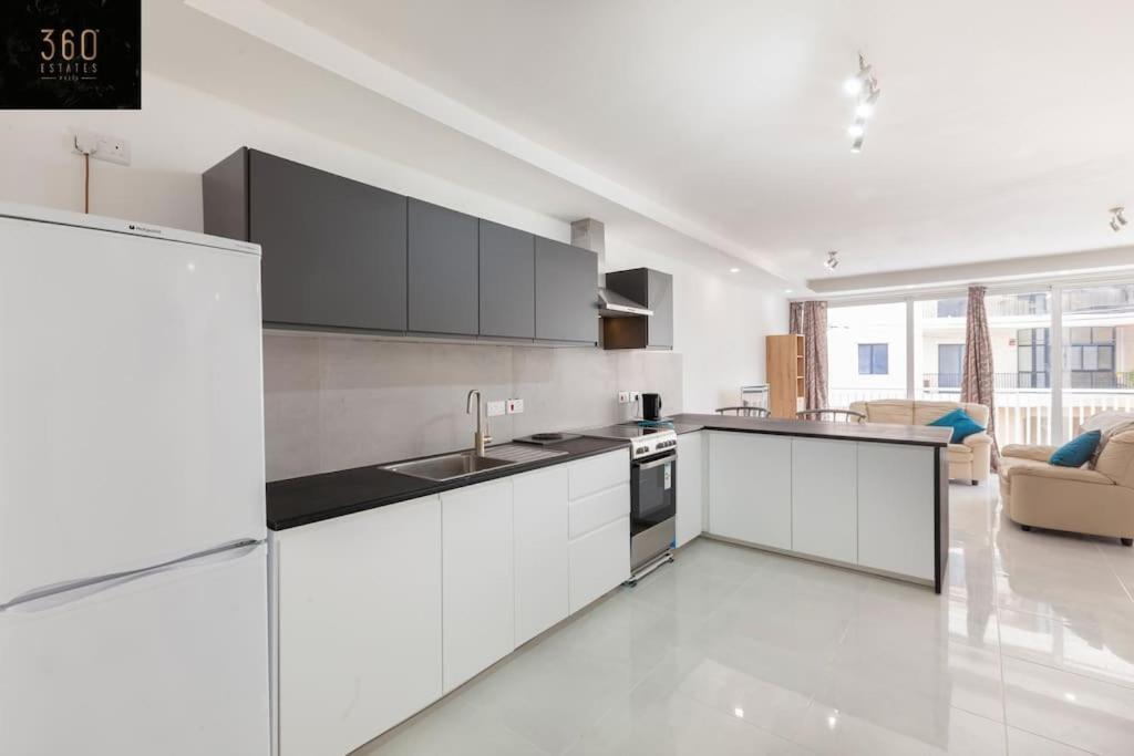 Spacious 2Br Apt In Qawra - Perfect For Families By 360 Estates St. Paul's Bay Bagian luar foto