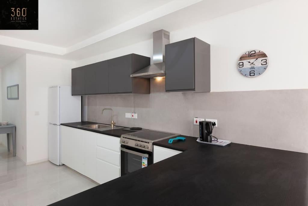 Spacious 2Br Apt In Qawra - Perfect For Families By 360 Estates St. Paul's Bay Bagian luar foto
